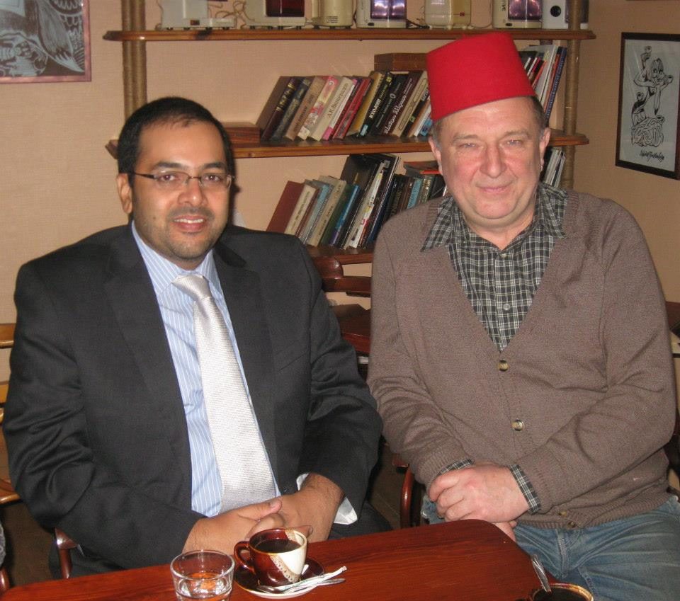 С Huzefa Akbararally(B.Sc.B.E.(Hons)MEhgSc-Director ) в Coffemolka.19.03.2015.