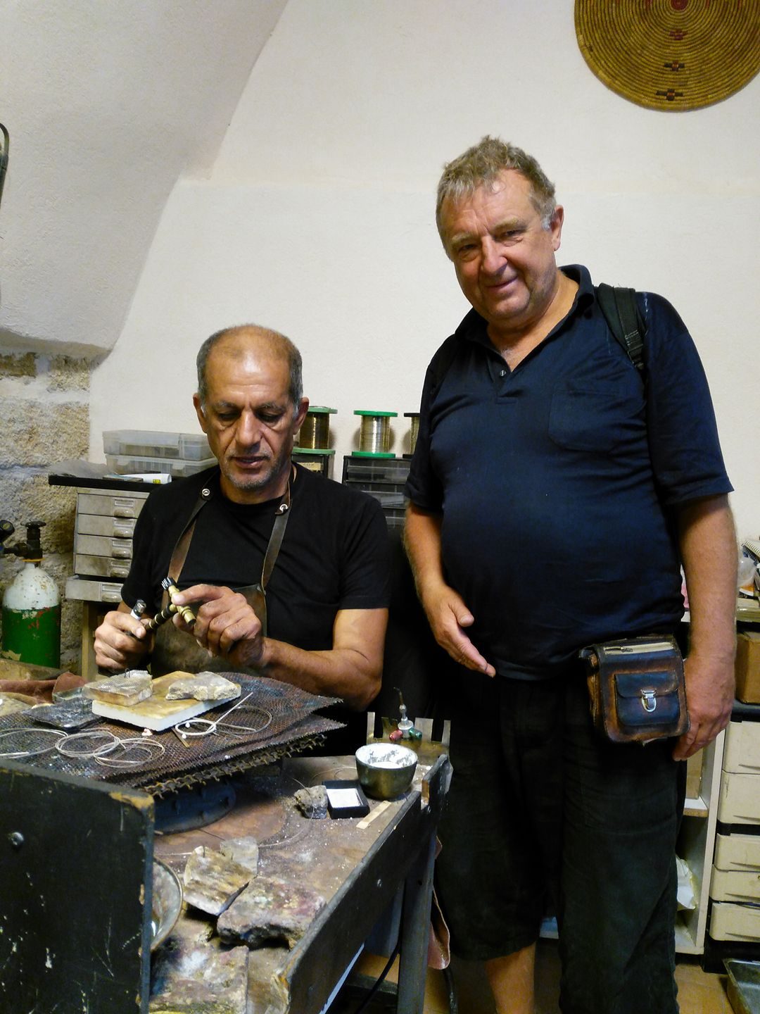 Израиль.Яффо.в Jewish Yemenite Culture & Art Museum מוזיאון לתרבות ואומנות יהודי תימן с мастером Ben-Zion